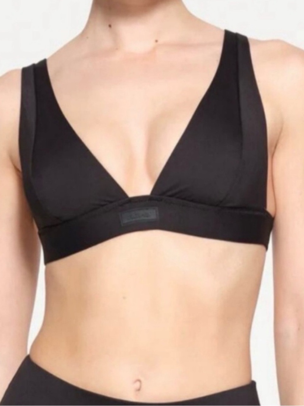 SKIMS DEEP PLUNGE BIKINI TOP